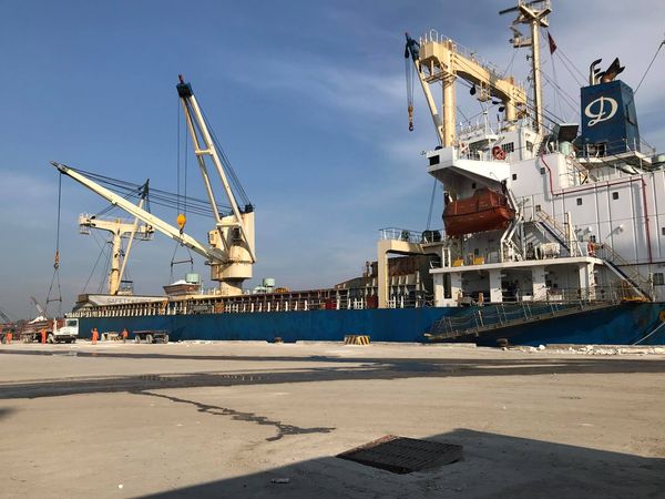 Sản lượng hàng hóa thông qua cảng biển ở Nghệ An giữ đà tăng trưởng